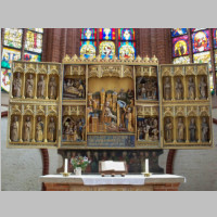 Altar. Photo by Vanellus Foto, Wikipedia.jpg